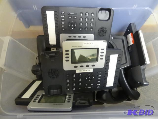 lot 102 image: Grand stream GXP 2124 pffice phones. Qty 7. N...