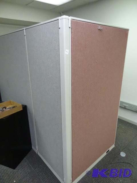 lot 148 image: 58 of cubical panels. All steel brand...
