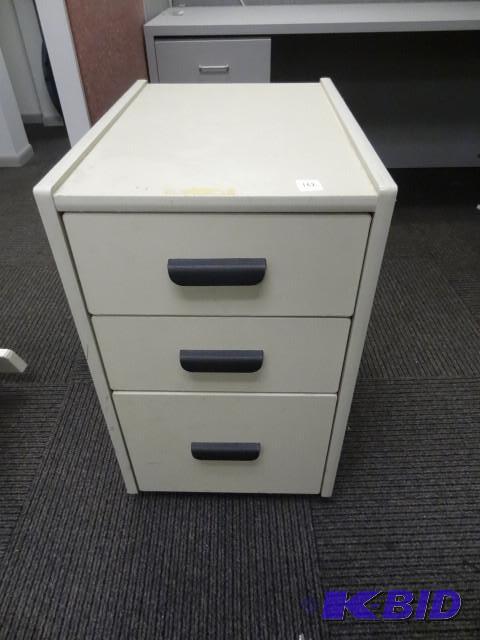 lot 162 image: 3 drawer laminate ped on wheels...