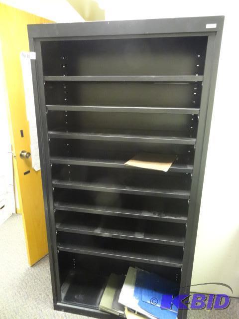lot 63 image: Sandusky metal book shelf. 36 x 12 x 72...