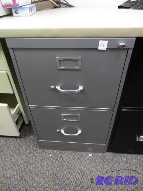 lot 68 image: 18" metal 2 drawer file cabinet...