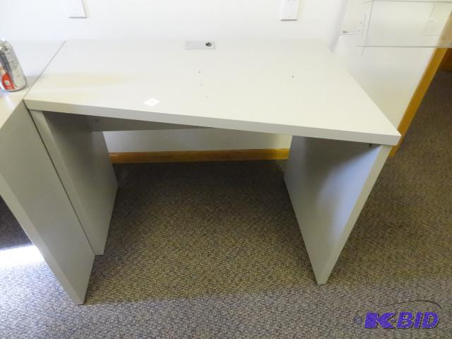 lot 99 image: 36 x 24 x 29 student desk...