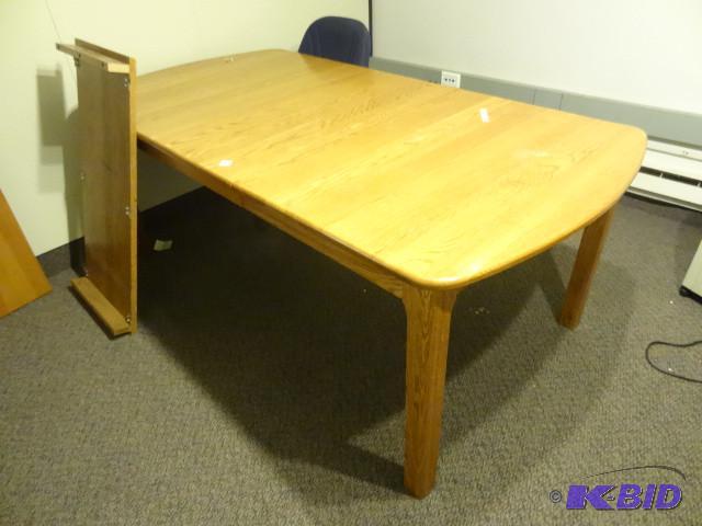 kitchen table with 2 leafs 18&quot leafs 60x...