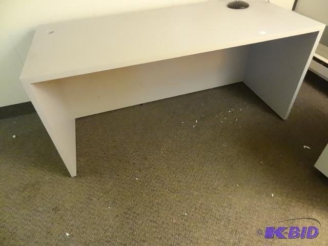 Task desk 60 x 30 x 29 with 2 peds...