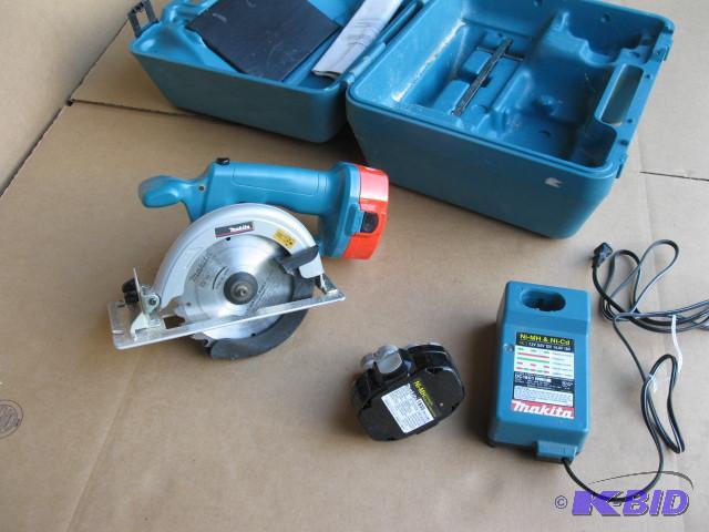 Makita cordless skill saw with two batteries ...