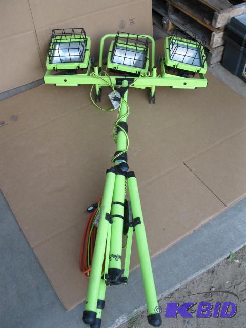 Super work light, new, has cord, very nice un...