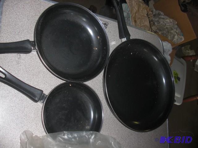 3 Teflon coated frying pans, (new not scratch...