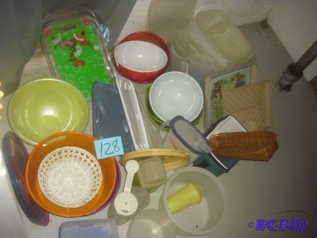 Large lot of Plastic, Tupper ware and Rubberm...
