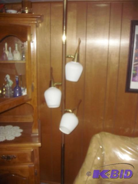 3 GLOBE pole lamp. All work well...