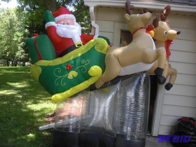 Blow Up Santa and Reindeer Sleigh.. Tested an...