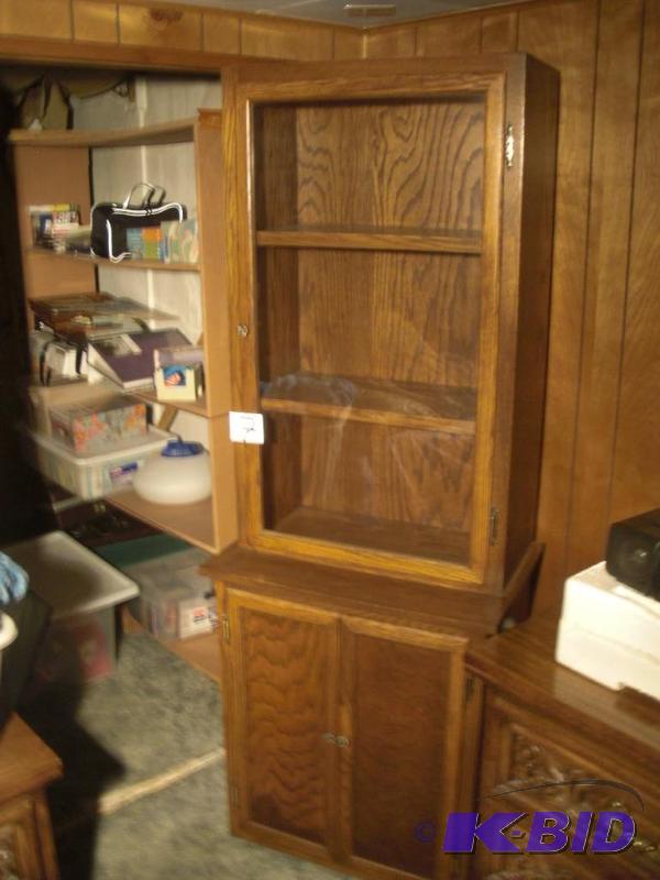 Nice tall narrow Hutch.. All one piece.. Glas...