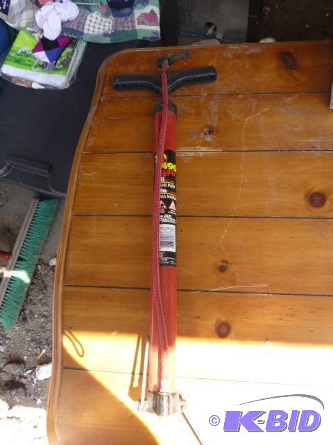 lot 111 image: Air Pump...