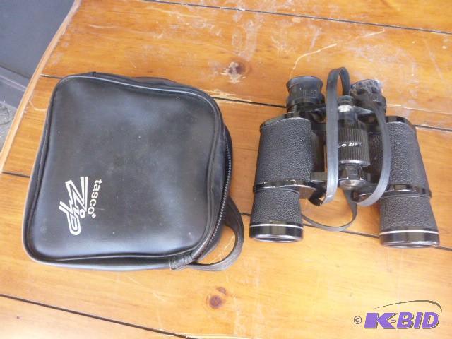 lot 115 image: Tasco 7 X 35 Binoculars ...