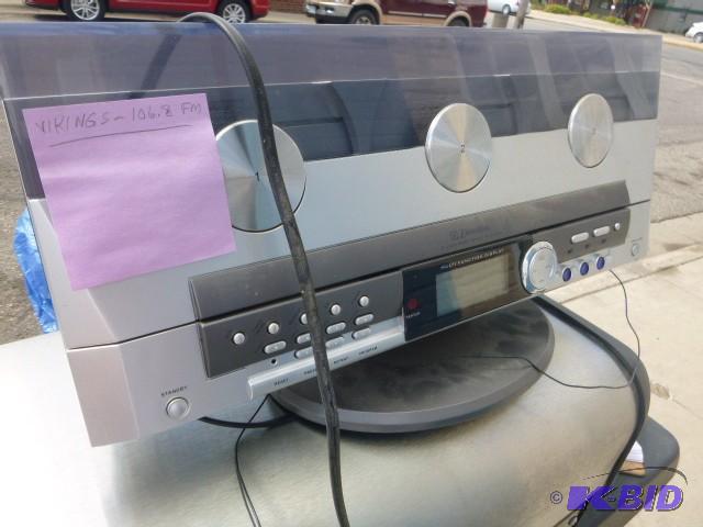 lot 119 image: Emerson 3 Compact Disk Player With radio - Mo...
