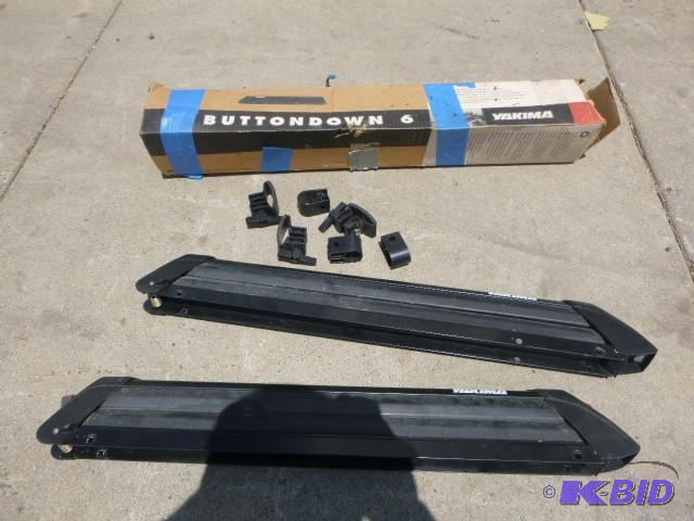 lot 140 image: Yakima Roof Top Ski Carrier with Lock...