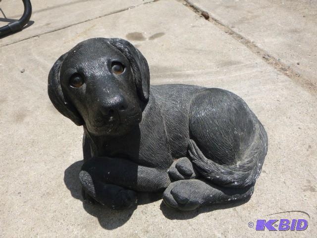 lot 142 image: Plastic Black Labrador Yard Decor  ...
