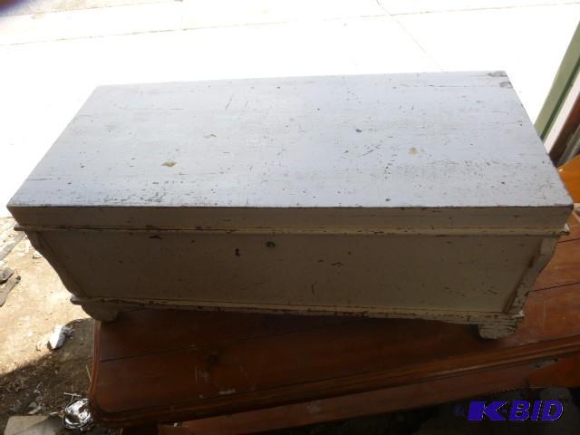 lot 151 image: Cedar Storage Chest 15" X 36" X 16&...