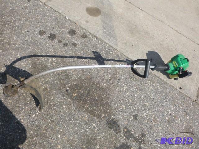 lot 167 image: Feather Lit Plus Weed EaterTrimmer 21 CC, ha...
