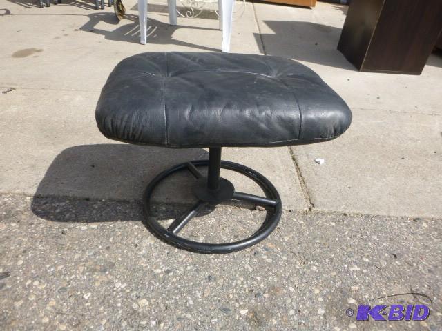 lot 177 image: OttomanFoot Stool...