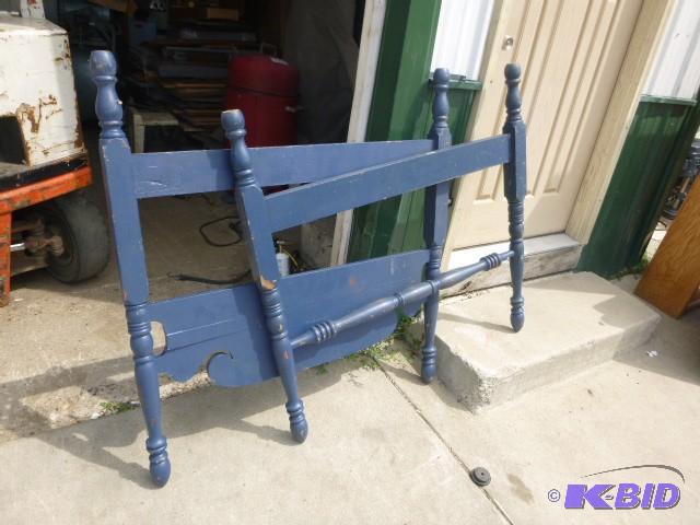 lot 188 image: Twin Size Head and Foot Boards No frame...