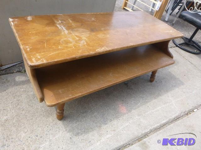 lot 190 image: Small Coffee Table 16" X 36" X 18&q...