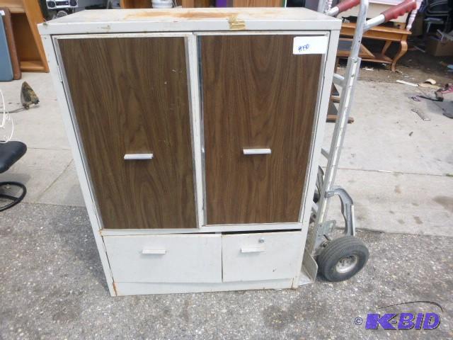 lot 191 image: Metal Storage Cabinet 48" X 36" X 1...