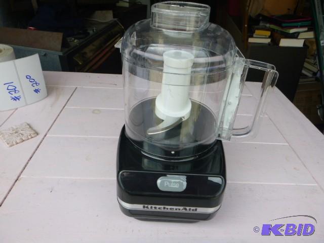 lot 201 image: Kitchen Aid Chefs Chopper Model #KFC31000B2...