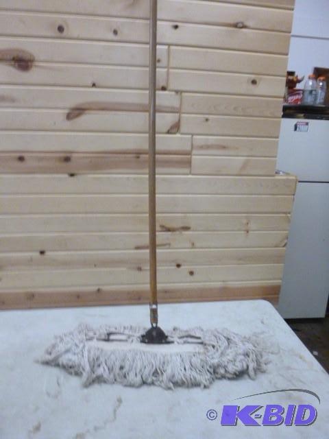 lot 59 image: 24" Dust Mop...