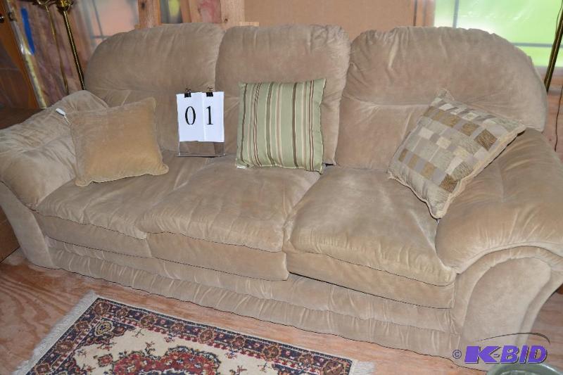 lot 1 image: Couch