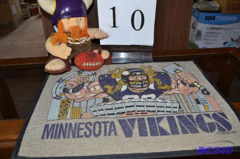 lot 10 image: Vikings