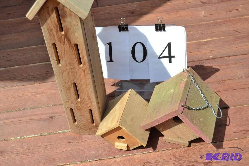 lot 104 image: bat house, bird house