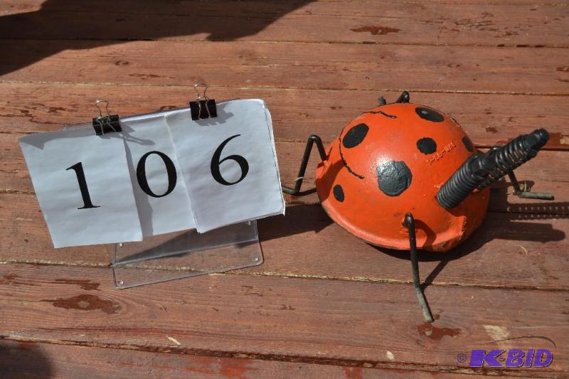 lot 106 image: lawn misc