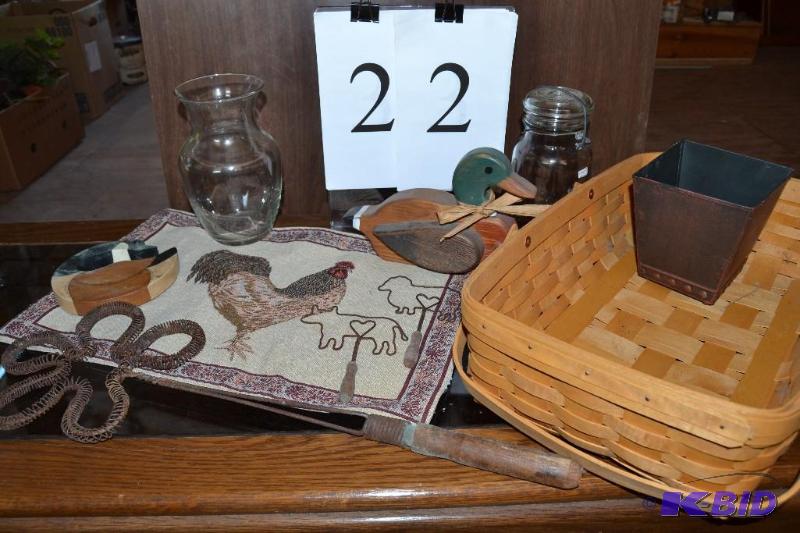 lot 22 image: kitchenware