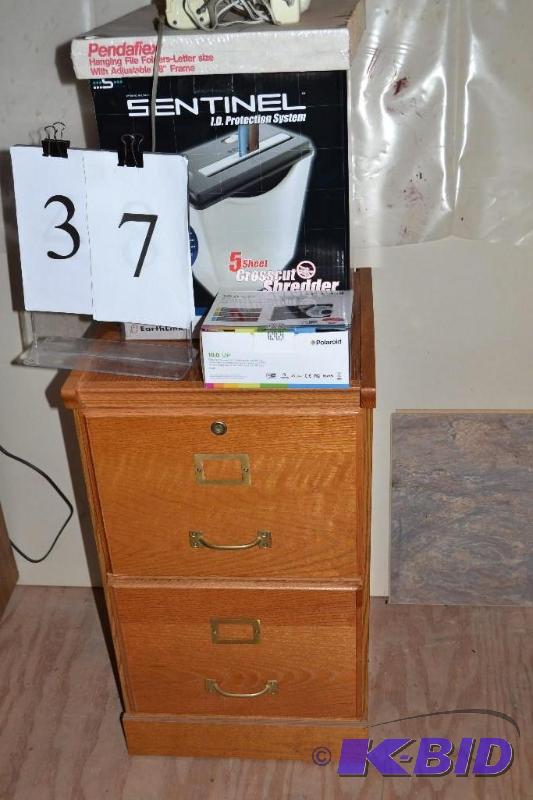 lot 37 image: Office equipment