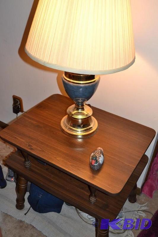 lot 51 image: Room decor