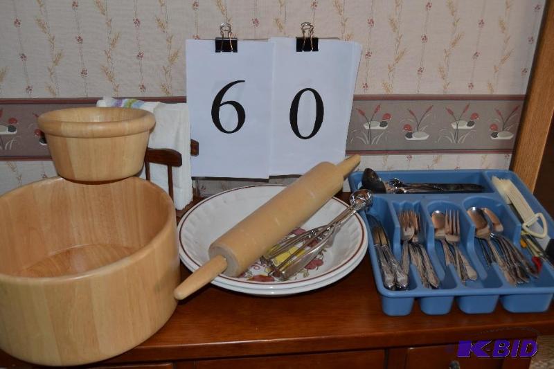 lot 60 image: Kitchenware