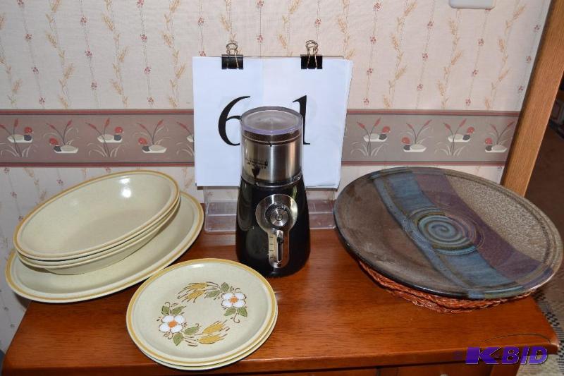 lot 61 image: Kitchenware