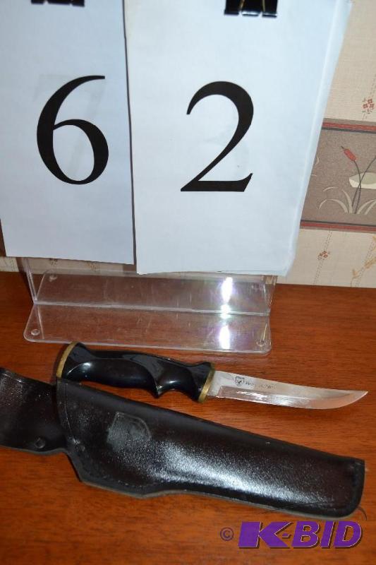 lot 62 image: Ducks Unlimited Knife