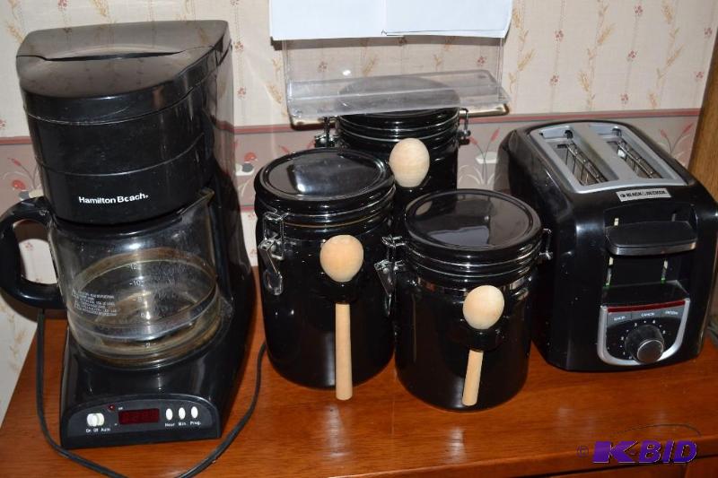 lot 65 image: Kitchenware