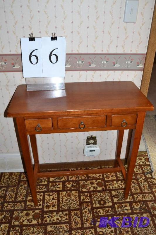 lot 66 image: Table