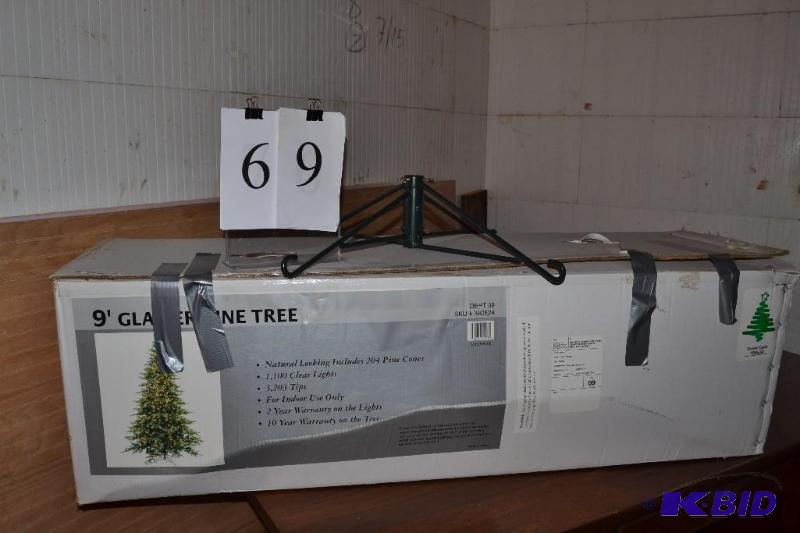 lot 69 image: Holiday decorations