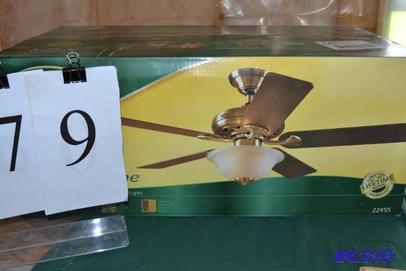 lot 79 image: Hunter ceiling fan