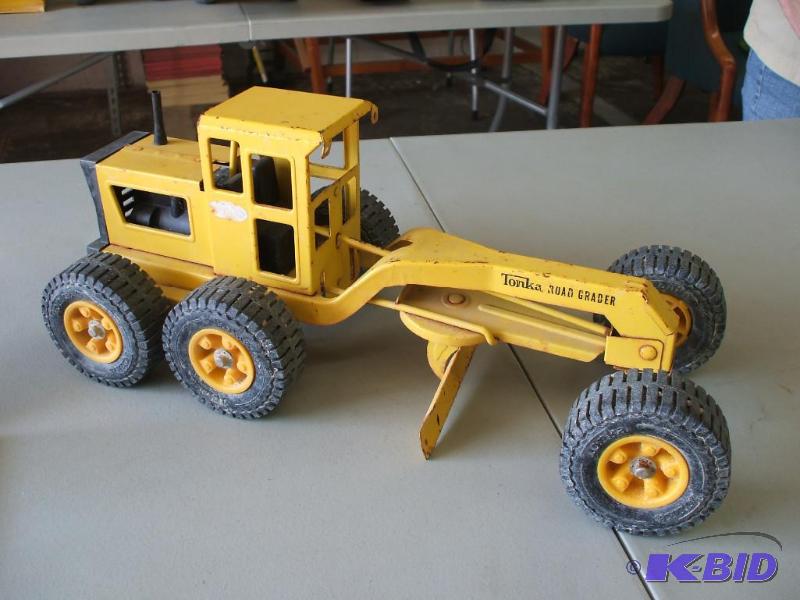 lot 1 image: Road Grater