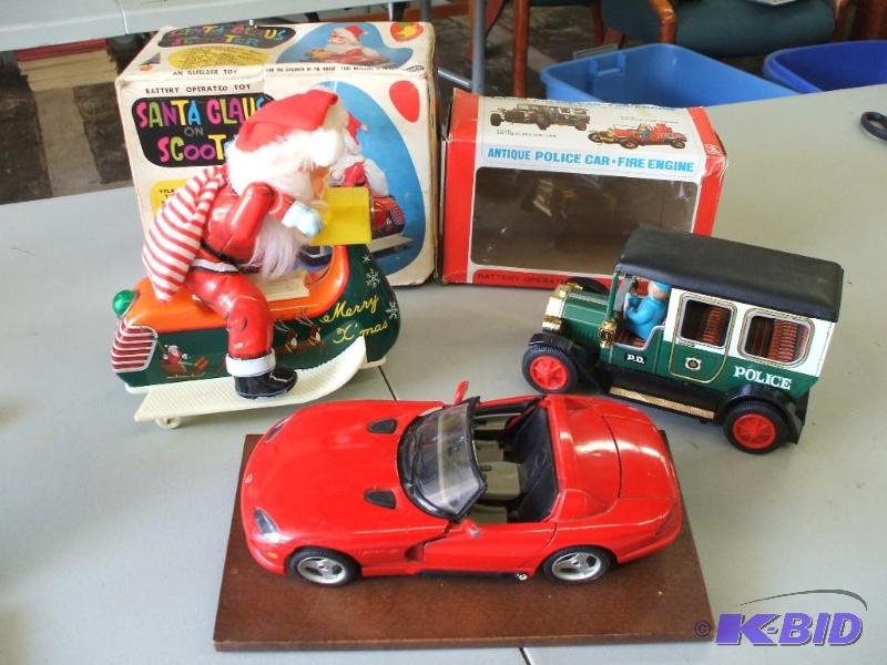 lot 17 image: VIntage Toys