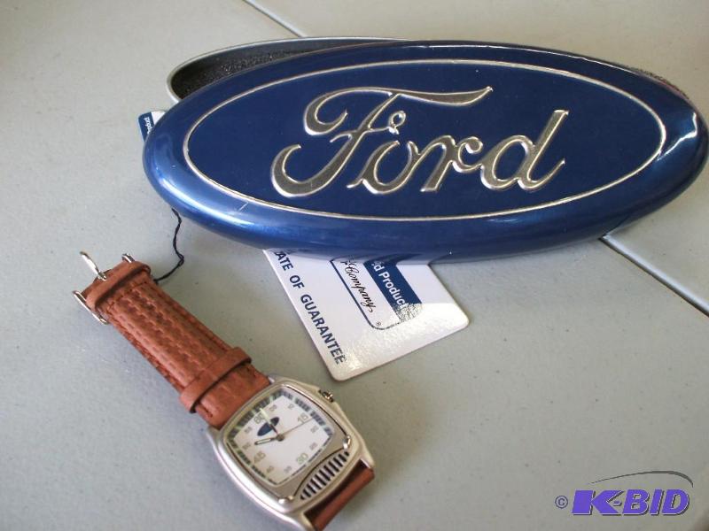 lot 22 image: Watch