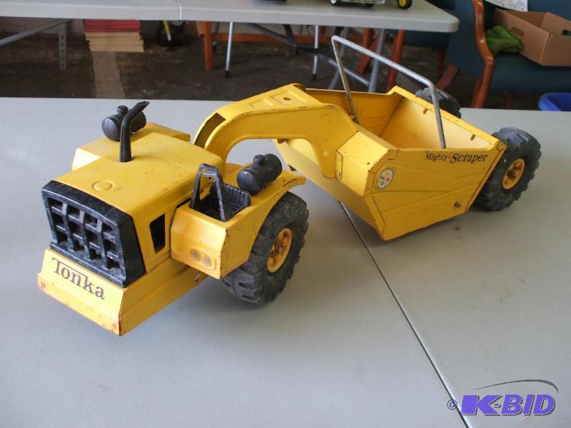 lot 3 image: Mighty Scraper