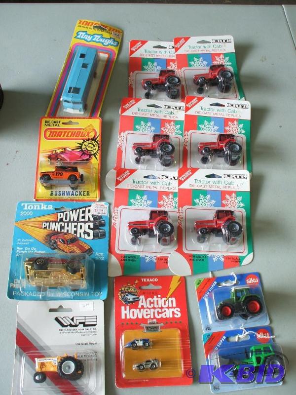 lot 45 image: Die-Cast Vehicles