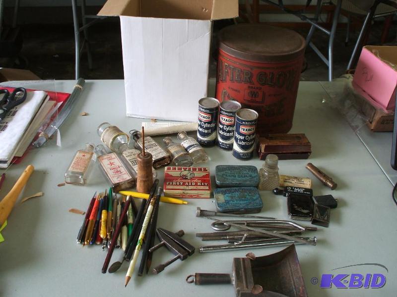 lot 63 image: Vintage Memorabilia