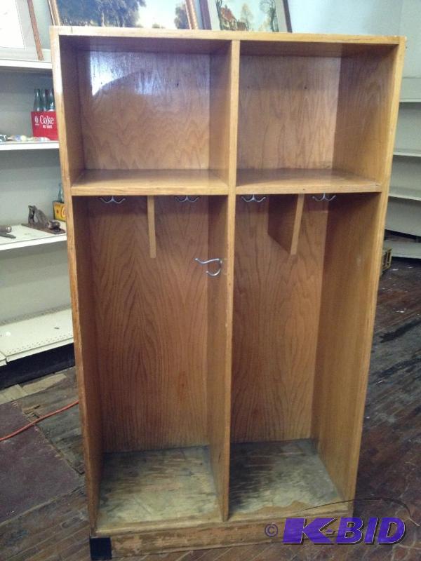 lot 24 image: Twin Sports Style Lockers