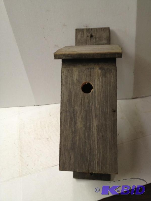 lot 39 image: Antique Wood Bird House